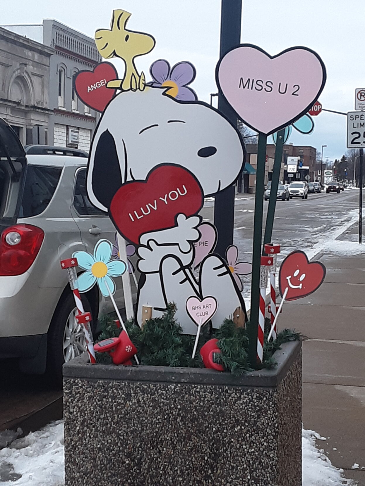 Snoopy_Porch_pot.jpg